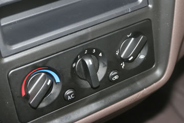 �������� �³���M3�п� 200���� 4X2 7.8����ʽ�ػ���(����)ͼƬ