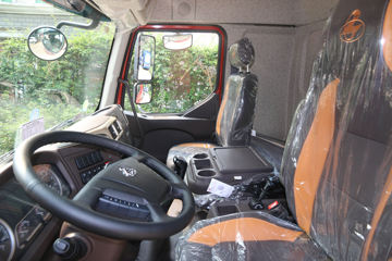 �������� �³���M3�п� 200���� 4X2 7.8����ʽ�ػ���(����)ͼƬ