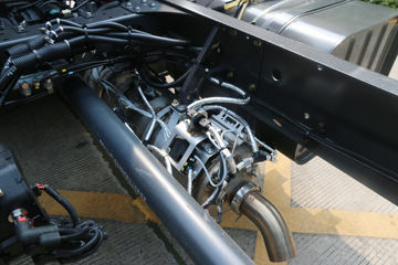 �������� �³���M3�п� 200���� 4X2 7.8����ʽ�ػ���(����)ͼƬ