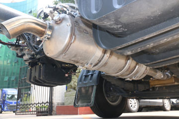 �������� �³���M3�п� 200���� 4X2 7.8����ʽ�ػ���(����)ͼƬ