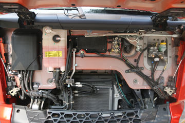 �������� �³���M3�п� 200���� 4X2 7.8����ʽ�ػ���(����)ͼƬ