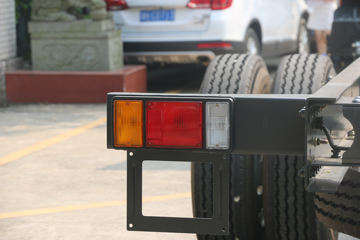 �������� �³���M3�п� 200���� 4X2 7.8����ʽ�ػ���(����)ͼƬ
