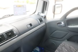 瑞沃ES5&nbsp;载货车驾驶室                                               图片