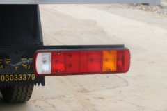 福田 瑞沃ES5 220马力 4X2 7.8米厢式载货车(BJ5184XXYKPFN-01)