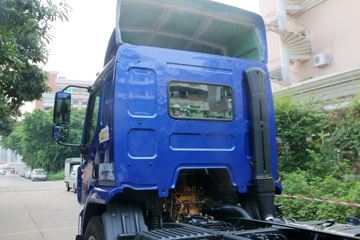 �������� �³���M3�п� 195���� 4X2 6.8����ʽ�ػ���(����)(LZ5180XXYM3AC1)ͼƬ