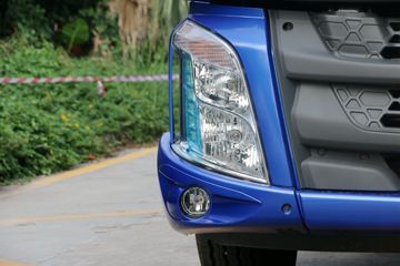 �������� �³���M3�п� 195���� 4X2 6.8����ʽ�ػ���(����)(LZ5180XXYM3AC1)ͼƬ