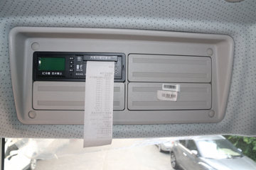 �������� �³���M3�п� 195���� 4X2 6.8����ʽ�ػ���(����)(LZ5180XXYM3AC1)ͼƬ