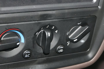 �������� �³���M3�п� 195���� 4X2 6.8����ʽ�ػ���(����)(LZ5180XXYM3AC1)ͼƬ