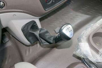 �������� �³���M3�п� 195���� 4X2 6.8����ʽ�ػ���(����)(LZ5180XXYM3AC1)ͼƬ