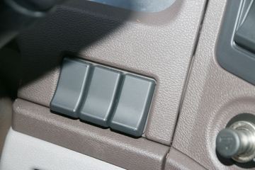 �������� �³���M3�п� 195���� 4X2 6.8����ʽ�ػ���(����)(LZ5180XXYM3AC1)ͼƬ