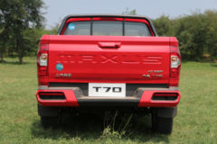 上汽大通 T70 2019款 精英版 2.0T柴油 160马力 四驱高底盘 小双排皮卡(6AT)