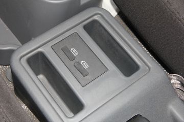 ���� ������K6-L 150���� 4X2 4.17����ȼ������ʽ���䳵(EQ5041XRQ8BDBACWXP)ͼƬ