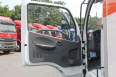 东风 凯普特K6-L 150马力 4X2 4.17米易燃气体厢式运输车(EQ5041XRQ8BDBACWXP)