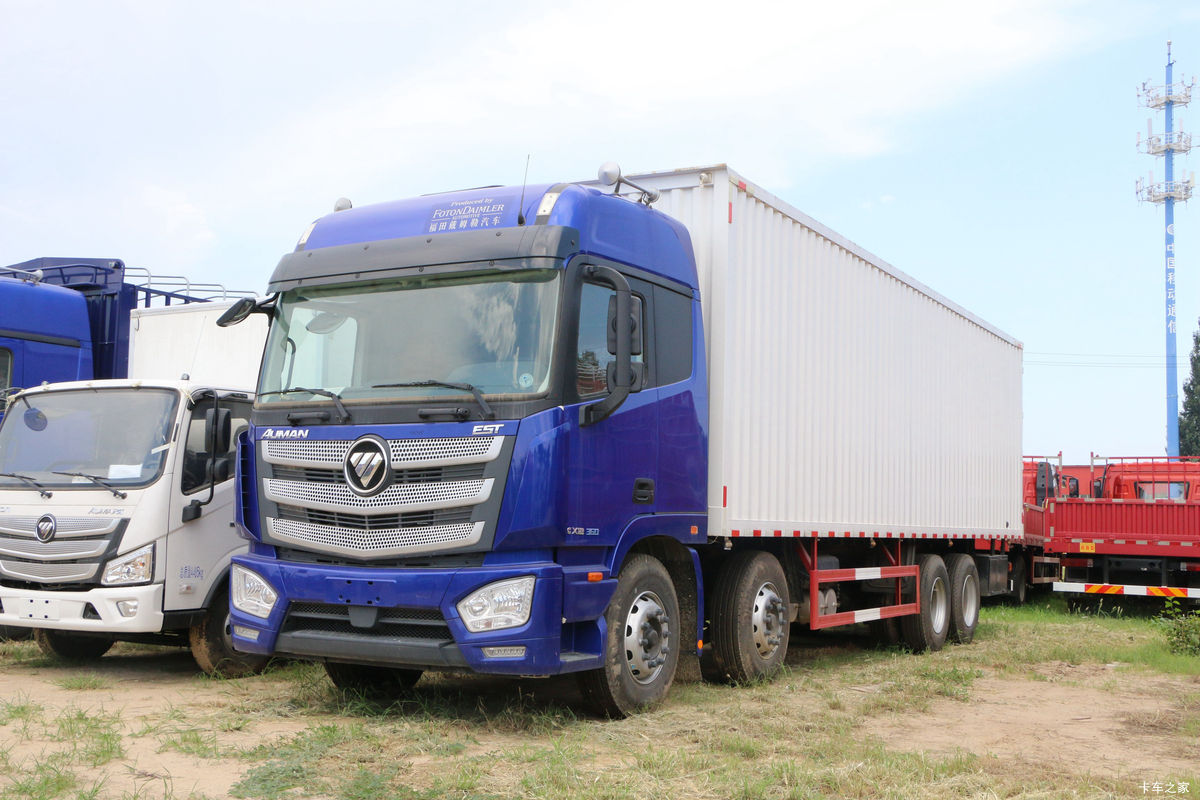 福田 欧曼EST 6系重卡 南方版 430马力 8X4 9.6米翼开启厢式载货车(440后桥)