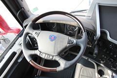 斯堪尼亚 R系列重卡 730马力 6X2R牵引车(型号R730)