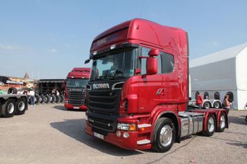 斯堪尼亚 R系列重卡 730马力 6X2R牵引车(型号R730)