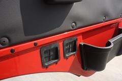 奔驰 Unimog系列 218马力 4X4越野卡车(型号U4000)
