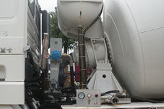 陕汽重卡 德龙F3000 340马力 6X4 混凝土搅拌车(SX5255GJBJR384XC)