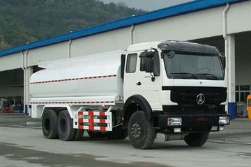 北奔重卡 270马力 6X4 加油车(ND52502GJYZ)