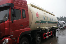 东风商用车底盘&nbsp;粉粒物料运输车外观图片