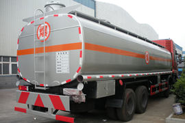 东风商用车底盘&nbsp;液体运输车上装图片