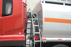 东风商用车 天龙 315马力 8X4 化工液体运输车(楚胜牌)(CSC5312GHYD)