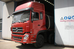东风商用车 天龙 315马力 8X4 化工液体运输车(楚胜牌)(CSC5312GHYD)