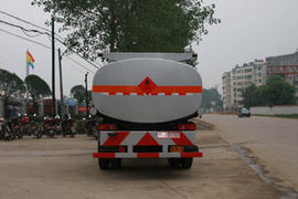 东风商用车底盘&nbsp;液体运输车外观图片