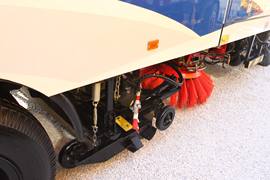 东风商用车底盘&nbsp;扫路车上装图片