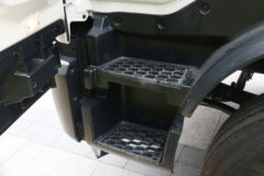 东风商用车 天锦KR 230马力 4X2 排半载货车底盘(国六)(DFH1180E7)