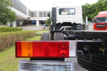 ó KR 230 4X2 Űػ()(DFH1180E7)ͼƬ