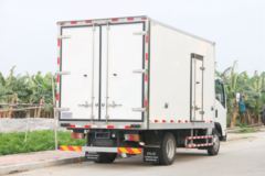 庆铃 五十铃KV100 120马力 4X2 4.09米冷藏车(鸿天牛牌)(HTN5041XLC)