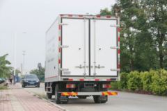 庆铃 五十铃KV100 120马力 4X2 4.09米冷藏车(鸿天牛牌)(HTN5041XLC)
