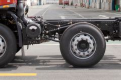 东风商用车 天锦KR中卡 245马力 6X2 7.7米载货车(DFH1250BXV)