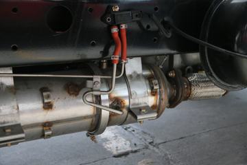 �����ڱ� H3 90���� 3.7�׵�������΢��(BJ1040D10HS)ͼƬ