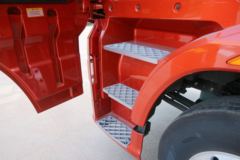 一汽解放 J7重卡 550马力 6X4牵引车(CA4250P77K25T1E5) 一汽解放 J7重卡 550马力 6X4牵引车(CA4250P77K25T1E5)