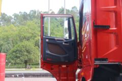 一汽解放 J7重卡 550马力 6X4牵引车(CA4250P77K25T1E5) 一汽解放 J7重卡 550马力 6X4牵引车(CA4250P77K25T1E5)