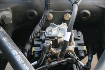 һ����� J7�ؿ� 550���� 6X4ǣ����(CA4250P77K25T1E5)ͼƬ