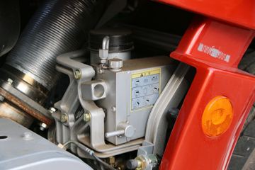 һ����� J7�ؿ� 550���� 6X4ǣ����(CA4250P77K25T1E5)ͼƬ