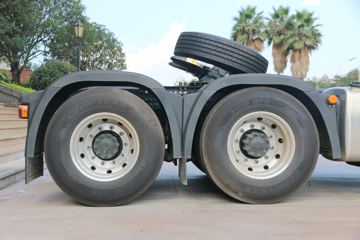 һ����� J7�ؿ� 550���� 6X4ǣ����(CA4250P77K25T1E5)ͼƬ