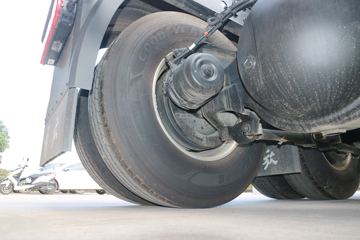 һ����� J7�ؿ� 550���� 6X4ǣ����(CA4250P77K25T1E5)ͼƬ