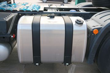 һ����� J7�ؿ� 550���� 6X4ǣ����(CA4250P77K25T1E5)ͼƬ