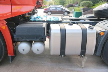 һ����� J7�ؿ� 550���� 6X4ǣ����(CA4250P77K25T1E5)ͼƬ