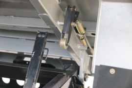 黑豹H3&nbsp;自卸车底盘                                                图片