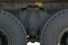 东风商用车 天龙KC重卡 350马力 8X4 7.2米自卸车(2050轴距)(DFH3310A3) 东风商用车 天龙KC重卡 350马力 8X4 7.2米自卸车(2050轴距)(DFH3310A3)