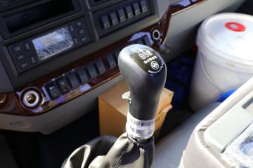���� ����Q5 220���� 6X2 6.8�������ػ���ͼƬ