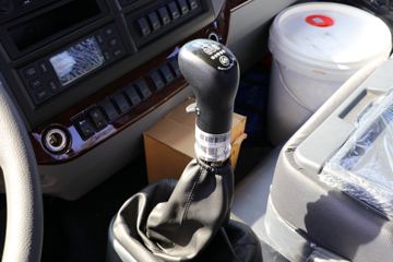 ���� ����Q5 220���� 6X2 6.8�������ػ���ͼƬ