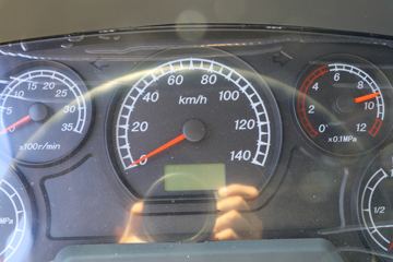 ���� ����Q5 220���� 6X2 6.8�������ػ���ͼƬ