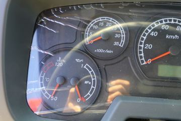 ���� ����Q5 220���� 6X2 6.8�������ػ���ͼƬ