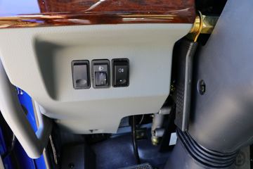 ���� ����Q5 220���� 6X2 6.8�������ػ���ͼƬ